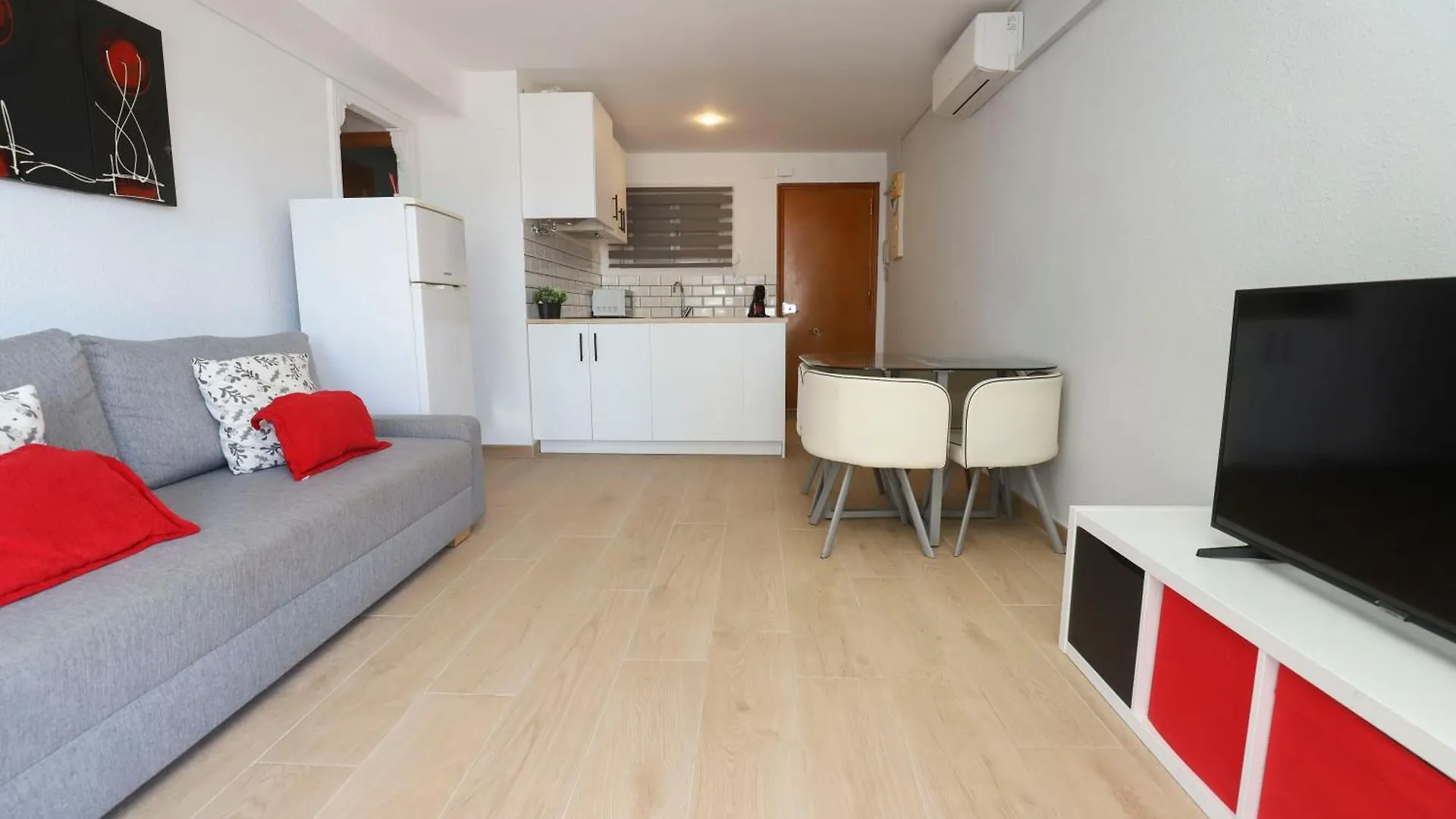 Differentflats Dms Apartment La Pineda Spain