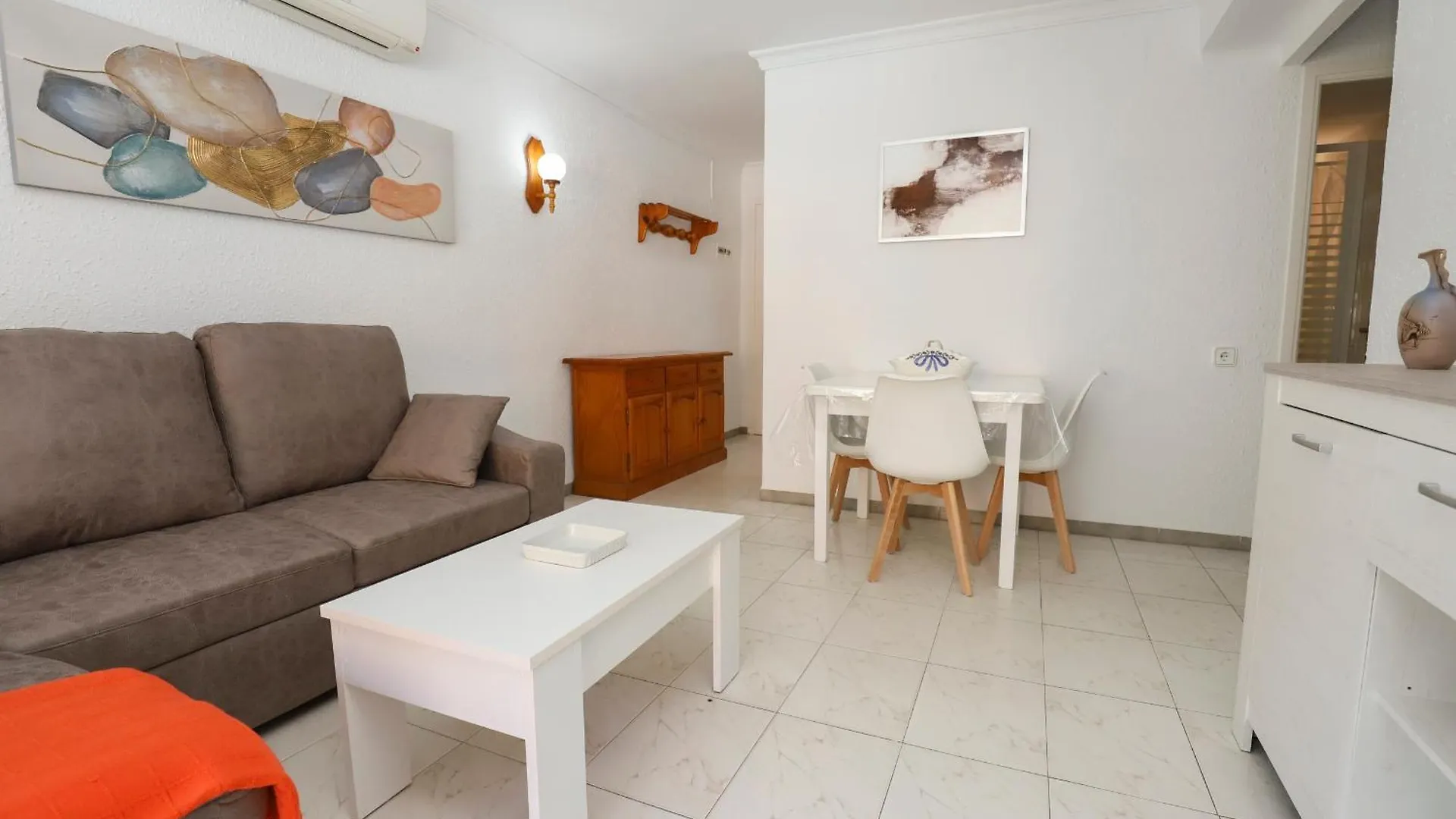 Differentflats Dms Apartment La Pineda Spain